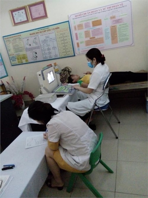 Trường mầm non Long Biên tổ chức khám sức khỏe định kỳ cho cán bộ giáo viên nhân viên của trường